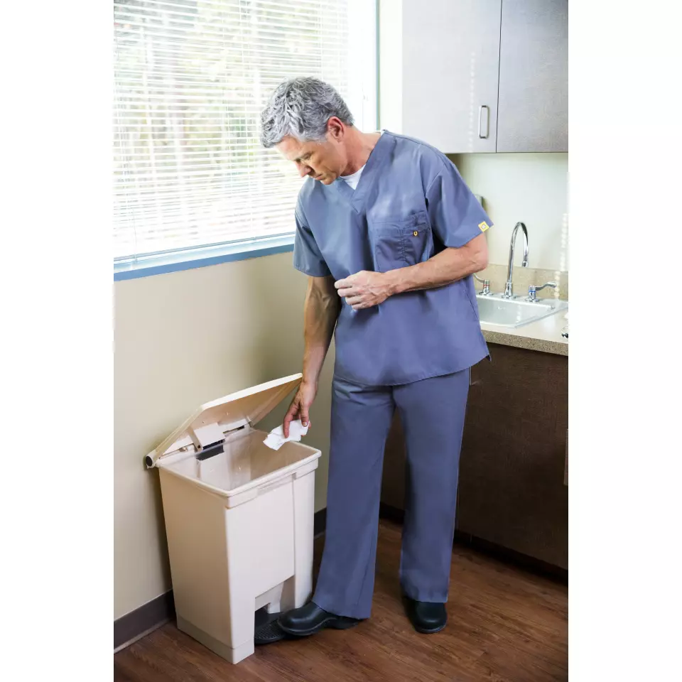 Rubbermaid FG614400, Legacy Step-On Resin Pedal Bin 45L, 40.488 CM x 40.640 CM x 60.960 CM, image 4, gallery thumbnail