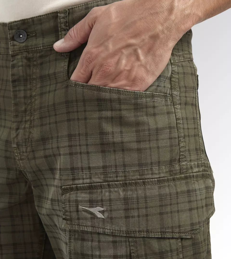 Diadora 702-179824-70167, BERMUDA TINTO CAPO Work Shorts Forest Night, image 4, gallery thumbnail