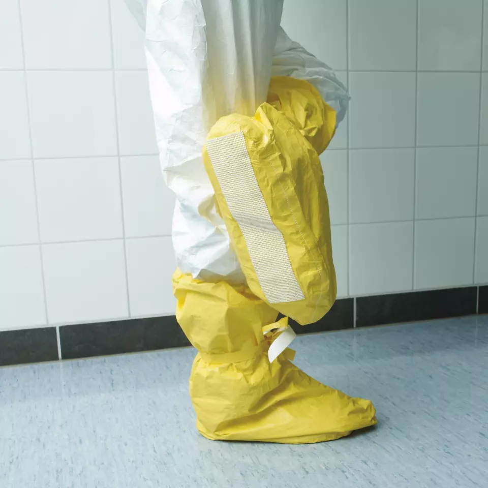 DuPont TC-POBA-S-YL-00, Tychem 2000 C Boot Cover, Yellow, image 4, gallery thumbnail