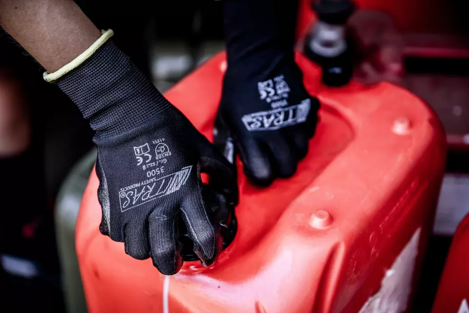 NITRAS 3500, Nylon Gloves, Black, image 2, gallery thumbnail
